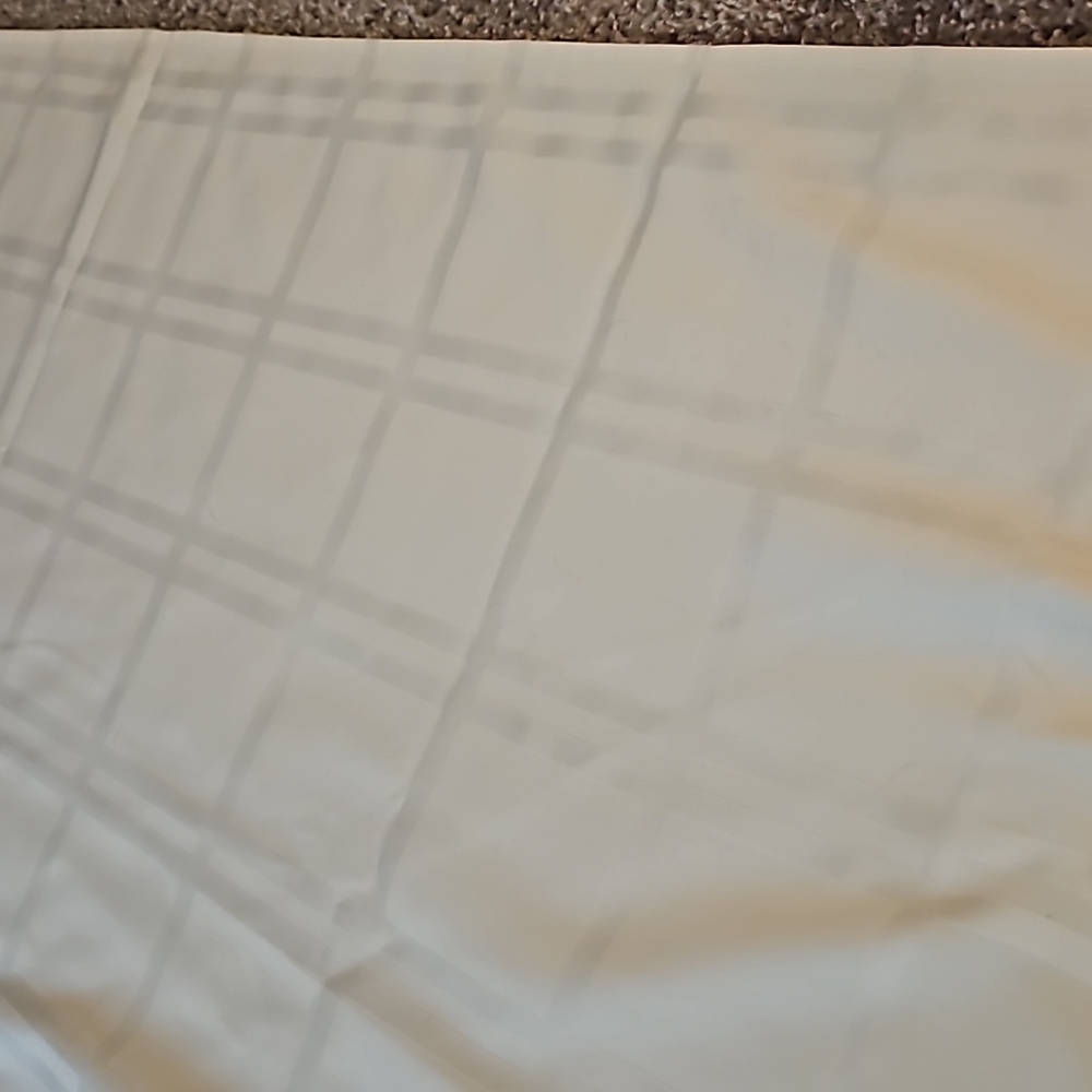 White tablecloth rectangular understated square pattern - Picture 6 of 11